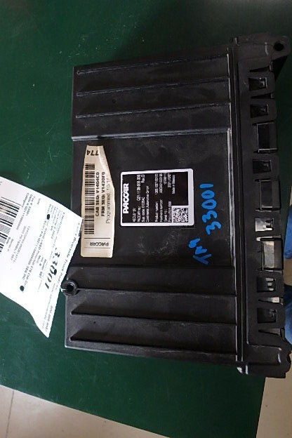 PETERBILT 567 2022: Cab Control Module CECU | P/N Q211139005005 PACCAR