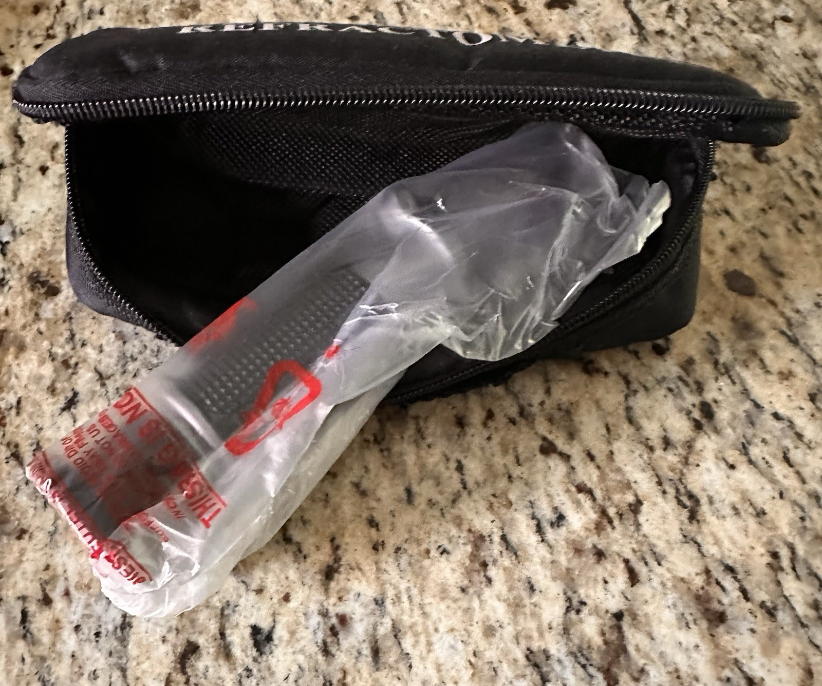 Westover Model ZP-RHB-32 is a portable, hand-held Brix refractometer