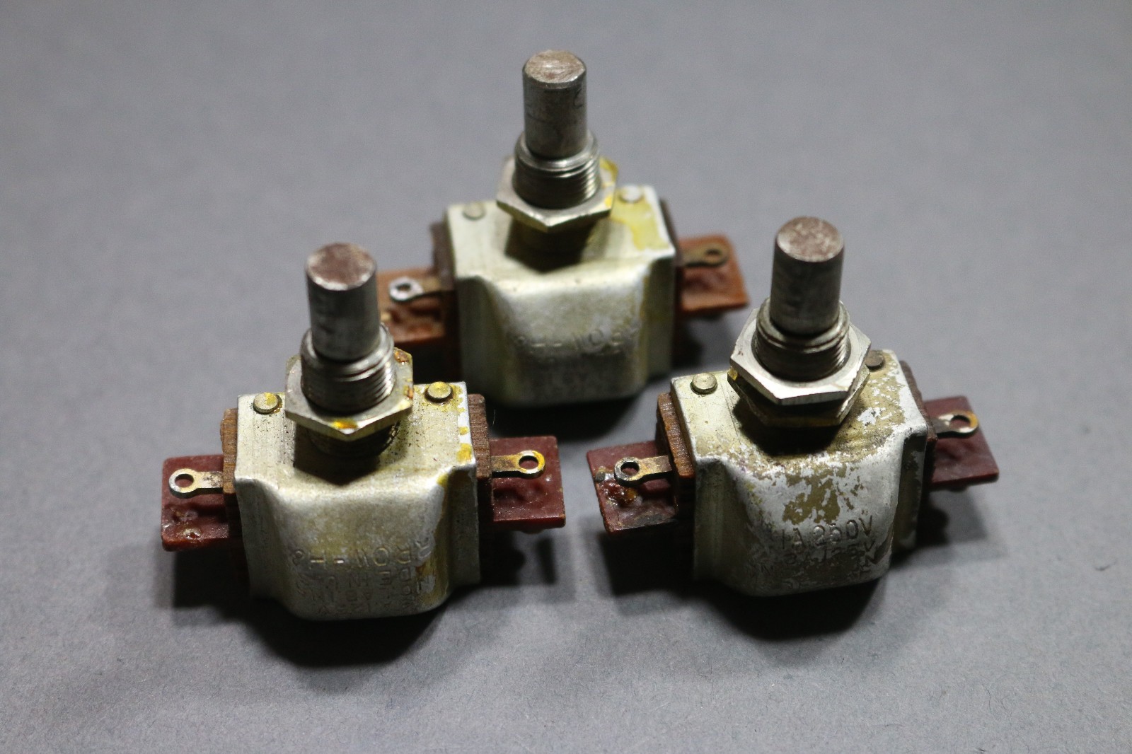 Lot of 3 Vintage Arrow H&H Rotary Switch 2-position 1A 250V 3A 125V Toggle Power