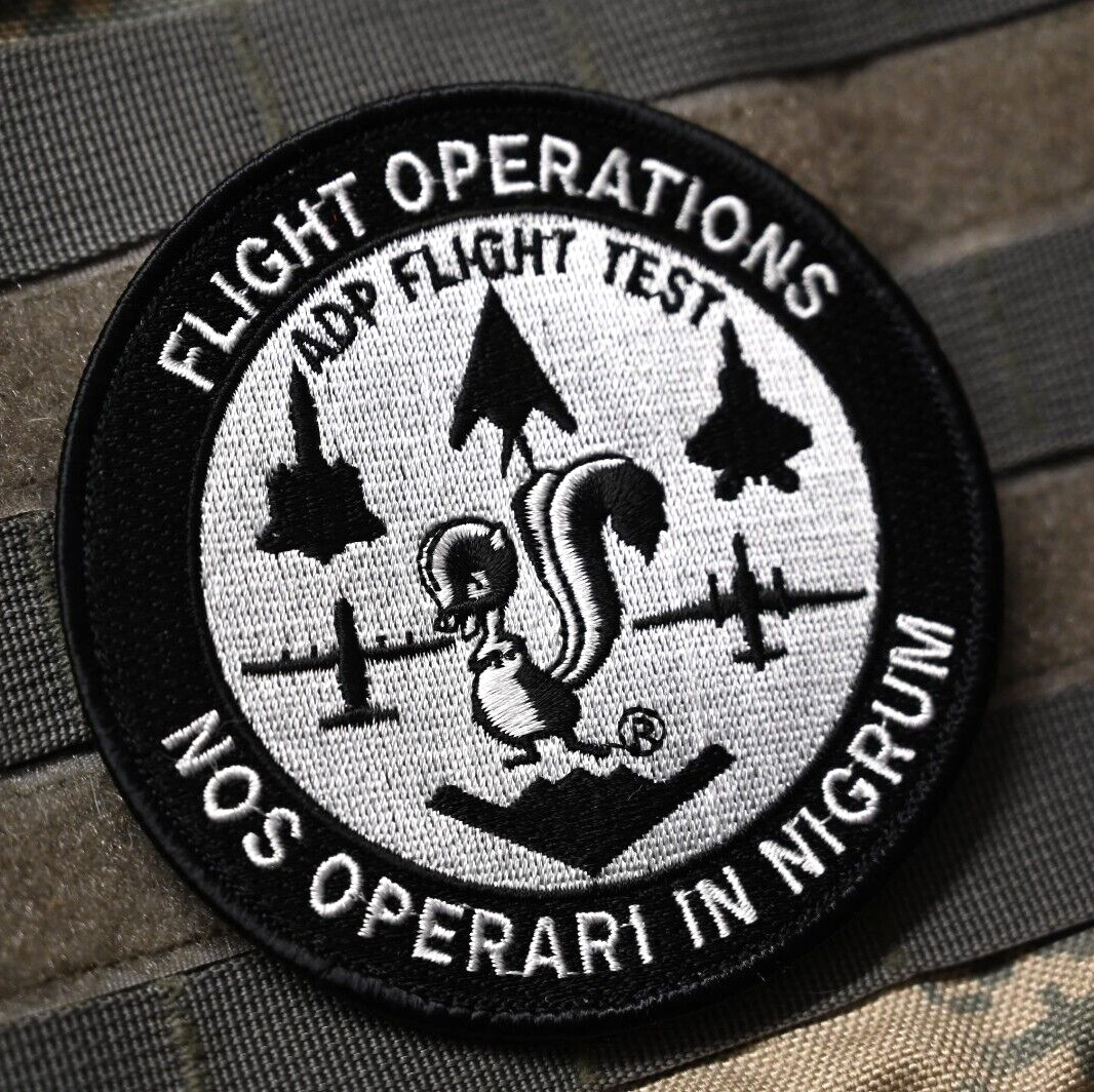 LOCKHEED-MARTIN SKUNK WORKS ADP FLIGHT OPS vêlkrö PATCH - NOS OPERARI IN NIGRUM