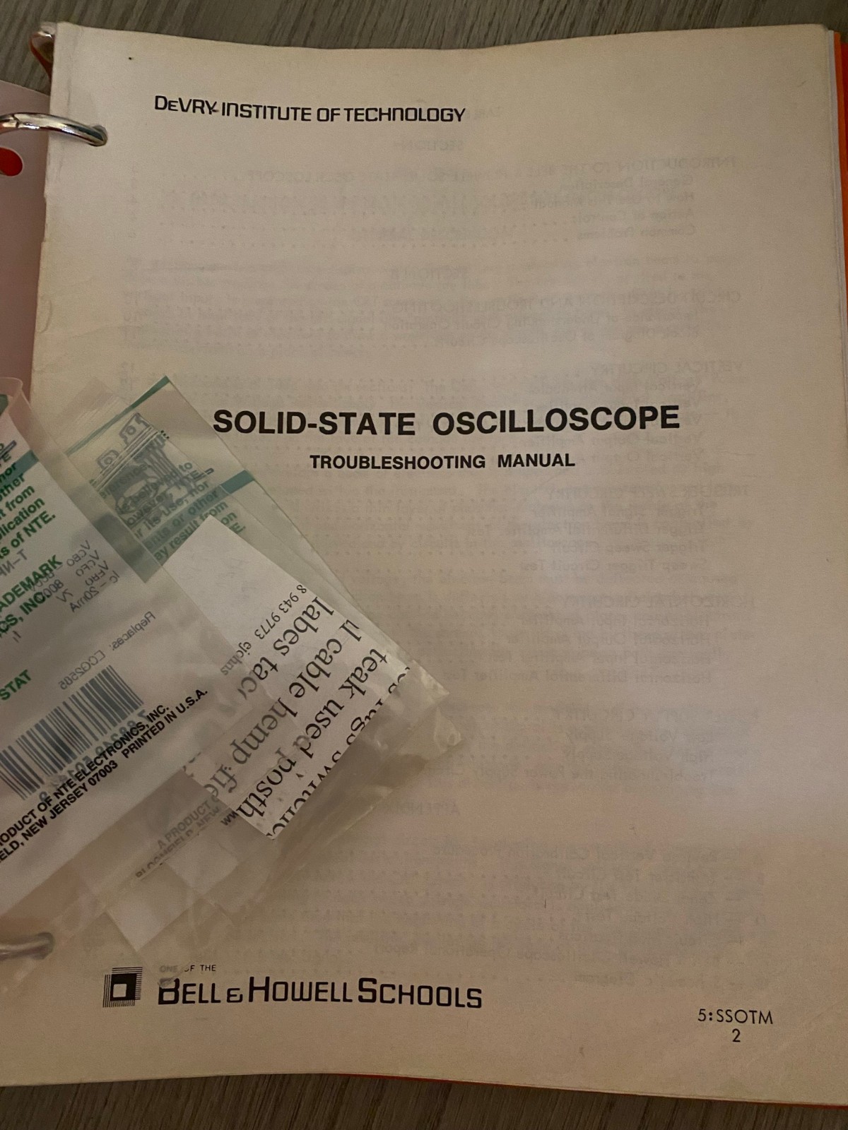 Bell & Howell Schools Solid-State Oscilloscope (5MHz Triggered Sweep) + manual