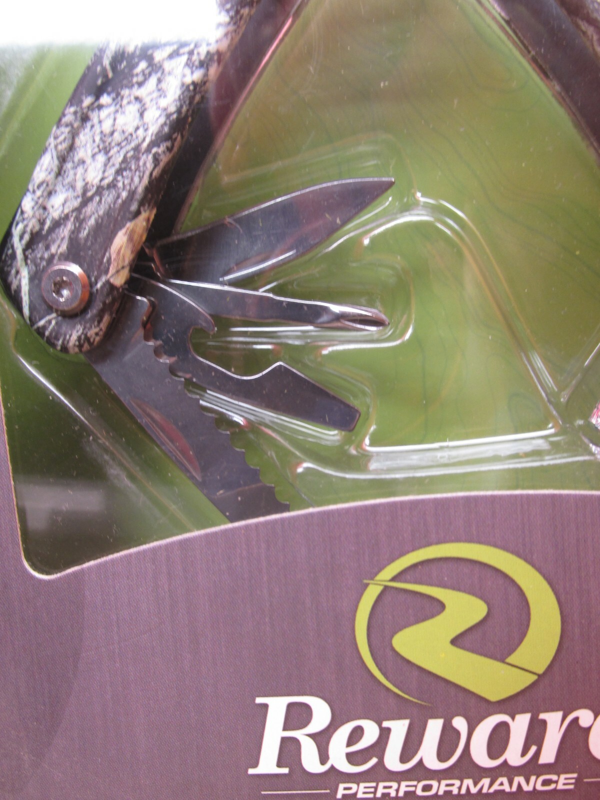 Reward Performance Multi-Tool Camouflage