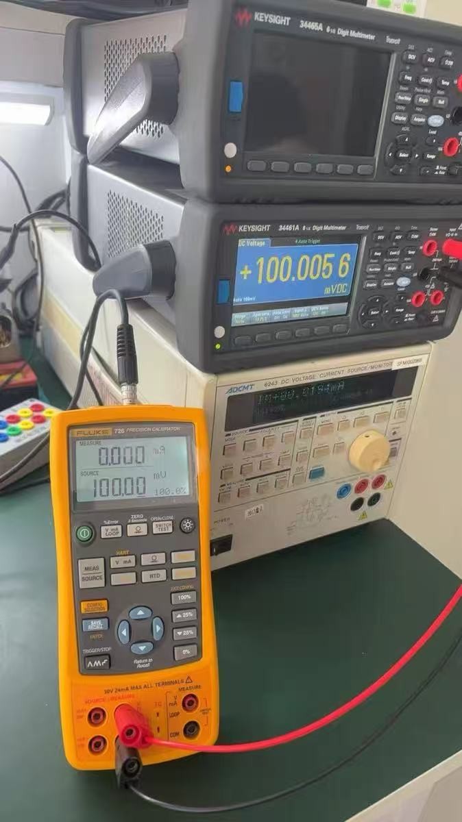 Fluke 726 Precision Multifunction Process Calibrator