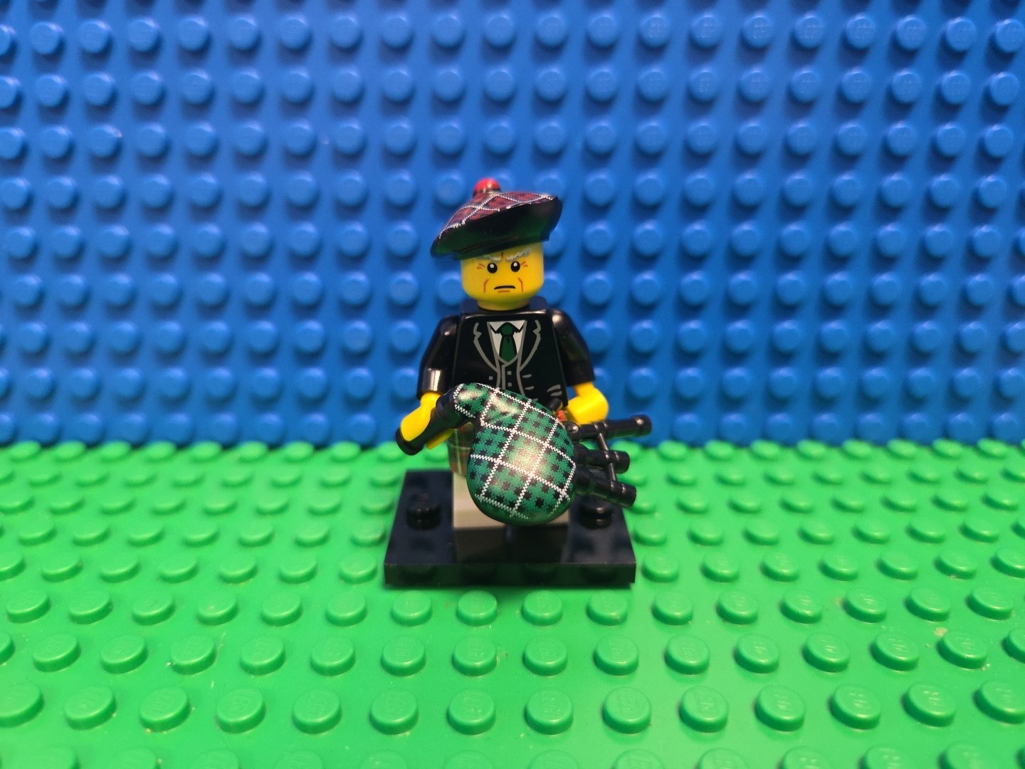Lego Bagpiper Minifigure Series 7 Complete Collectible 8831 CMF Lot Retired Rare