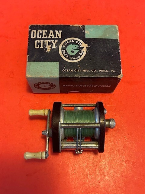 VINTAGE OCEAN CITY NO. 1591 LEVELWIND FISHING REEL + ORIGINAL BOX CIRCA 1940S