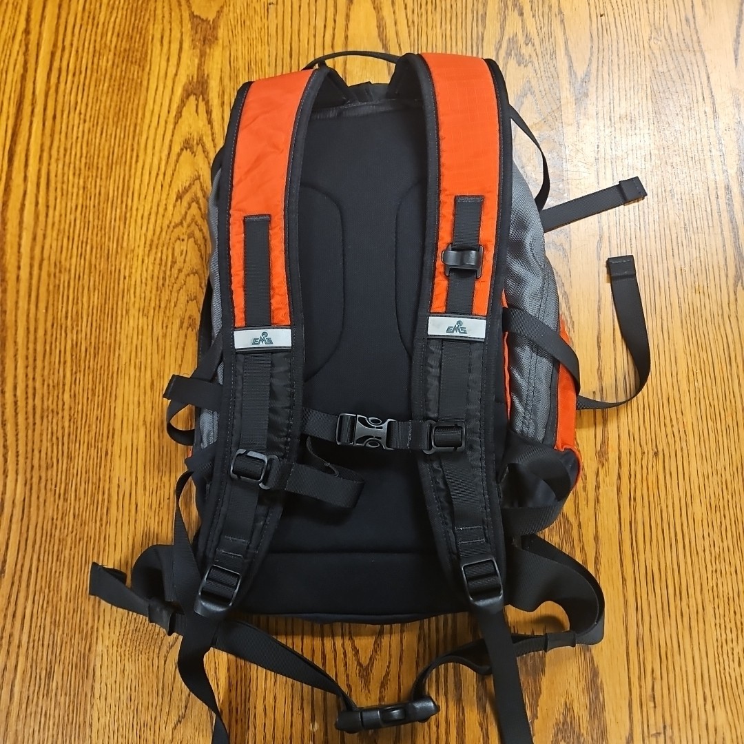 EMS Eastern Mountain Sports Aqua Day Backpack Hydration Bladder