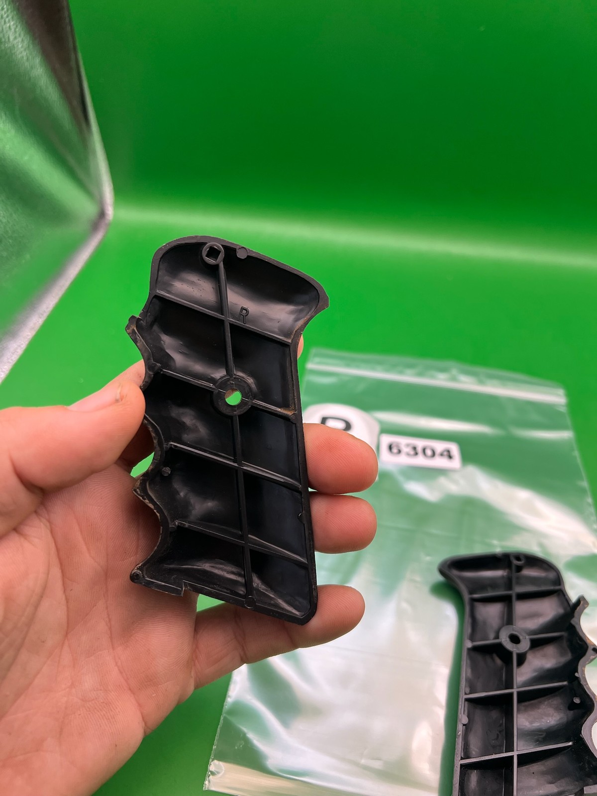 Single Hole Automag Grips