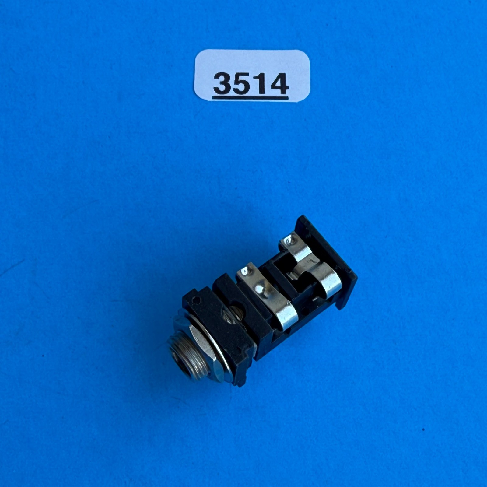 [FRS] KURZWEIL PC88 Keyboard Replacement Part: 6-Pin Stereo 1/4 Jack TRS Socket