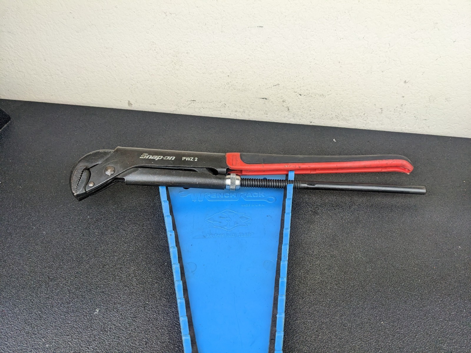 #bl930 Snap On Tools PWZ2 17" Red Black Soft Grip Handle Pliers Wrench