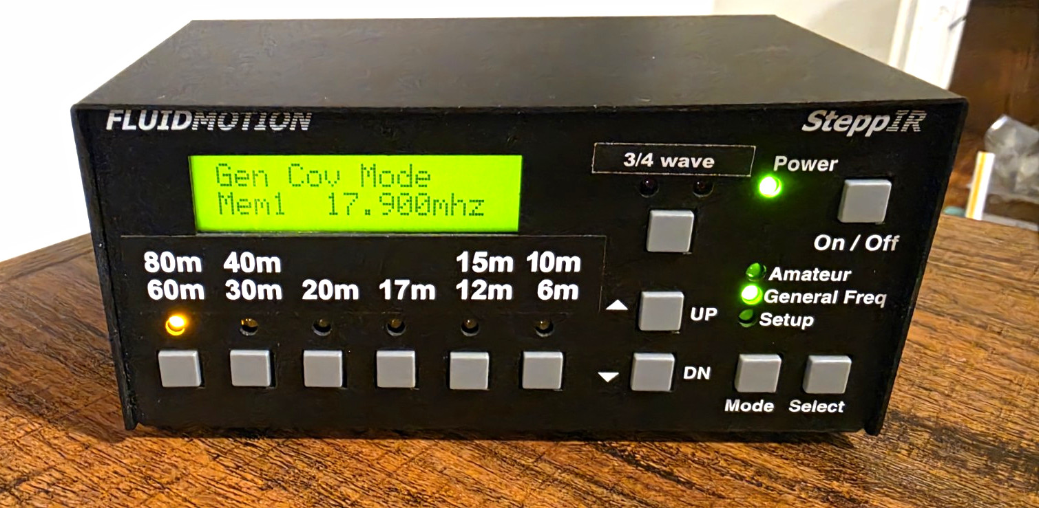 SteppIR HF Antenna Controller w/ Back-Lit LCD Display, 24 VDC, 80m-6m Range