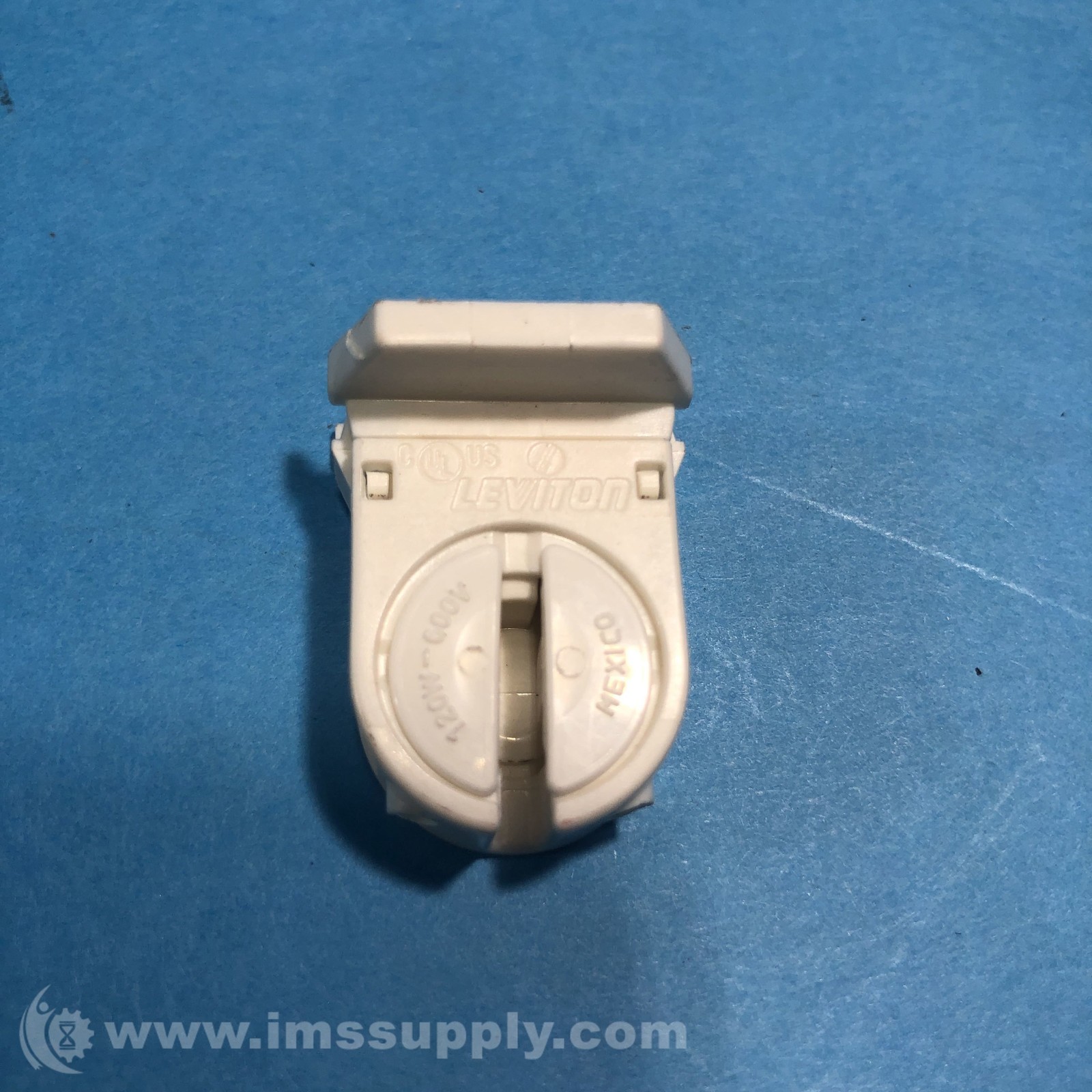 Leviton Lamp Holder 600V 120W FNIP