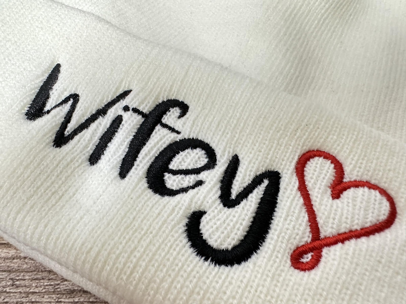Enodtter Embroidered Hubby Wifey One Size, (Black & White)