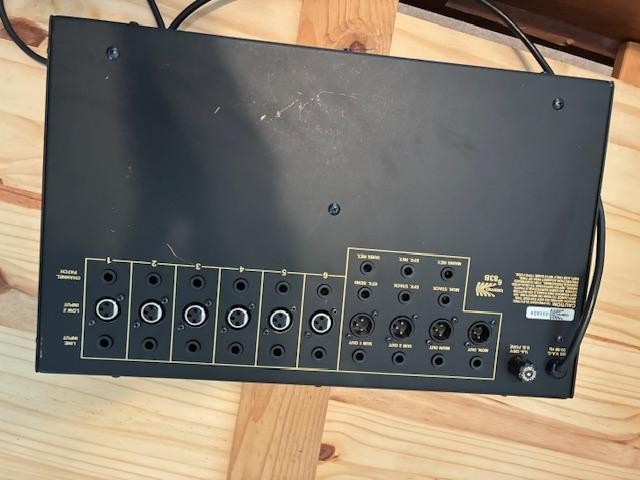 BIAMP 6/8 Channel Mixer with 1/4" and xlr inputs perficect condition