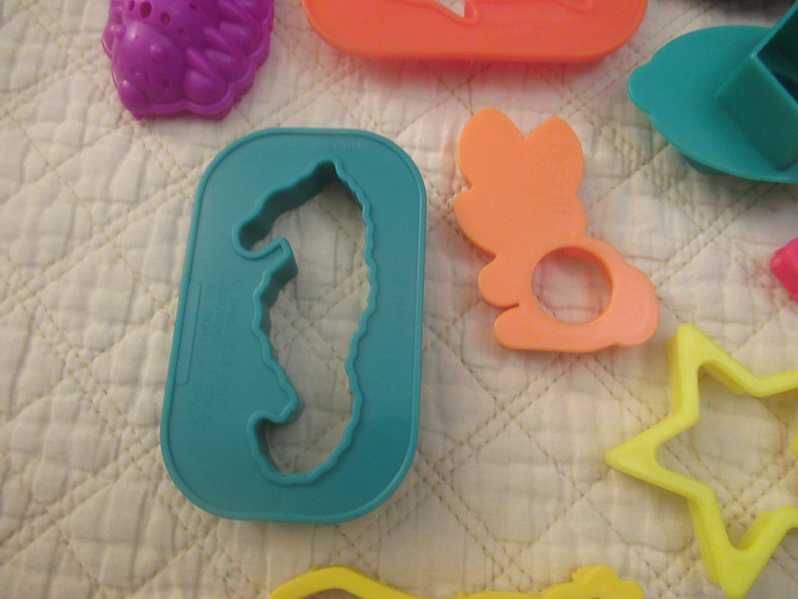 Play-Doh Stamper, Mold & Cutter Accessories Set (24 Pieces)