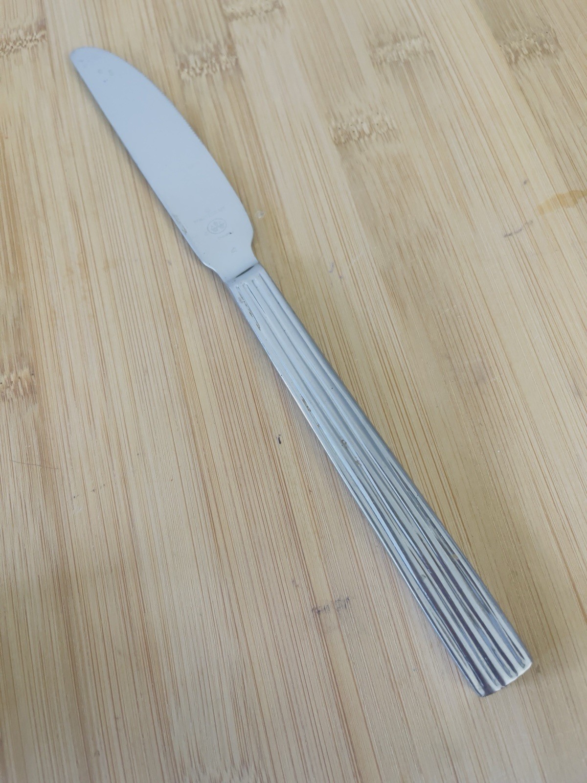 Pfaltzgraff 18/0 Stainless Glossy Ridges INDY Serrated DINNER KNIFE 9 1/8" Rare!