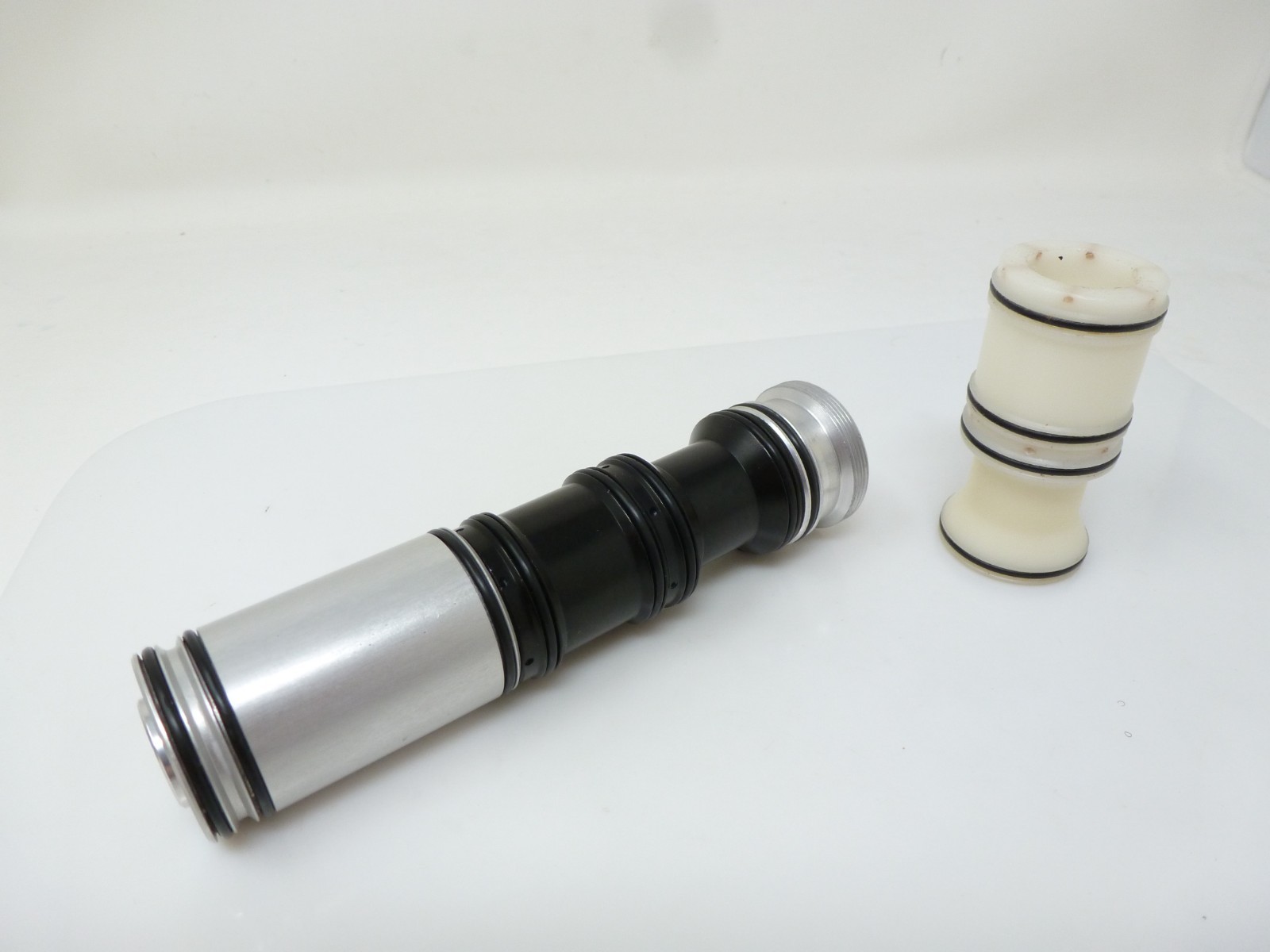 SMART PARTS SHOCKER SFT NXT BOLT KIT ENGINE SILVER DELRIN BOLT SLEEVE HE GUIDE