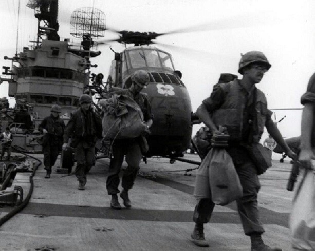 U.S. Marines UH-34 Seahorse Helicopter USS Iwo Jima 8x10 Vietnam War Photo 807