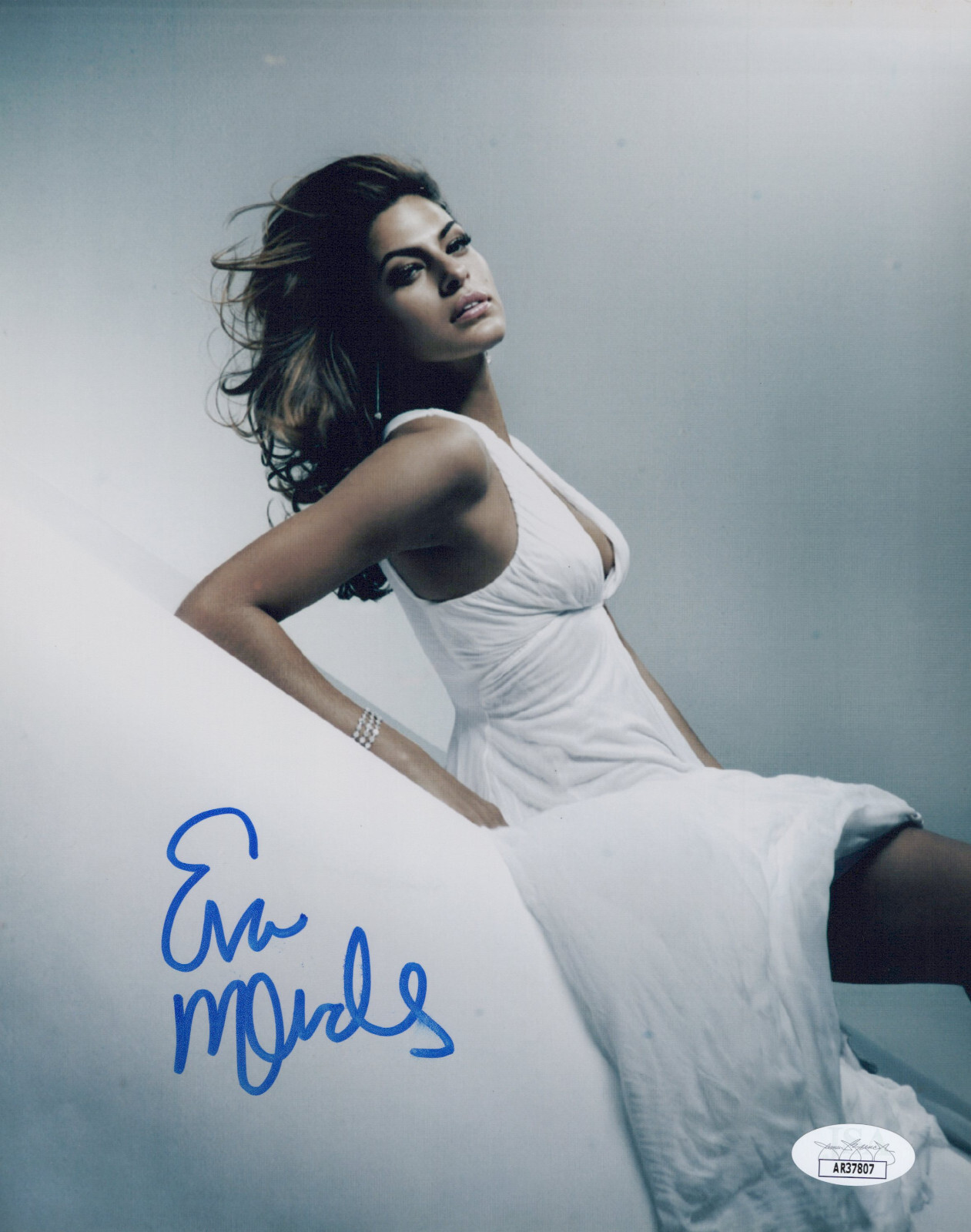 Eva Mendes signed 8x10 photo JSA