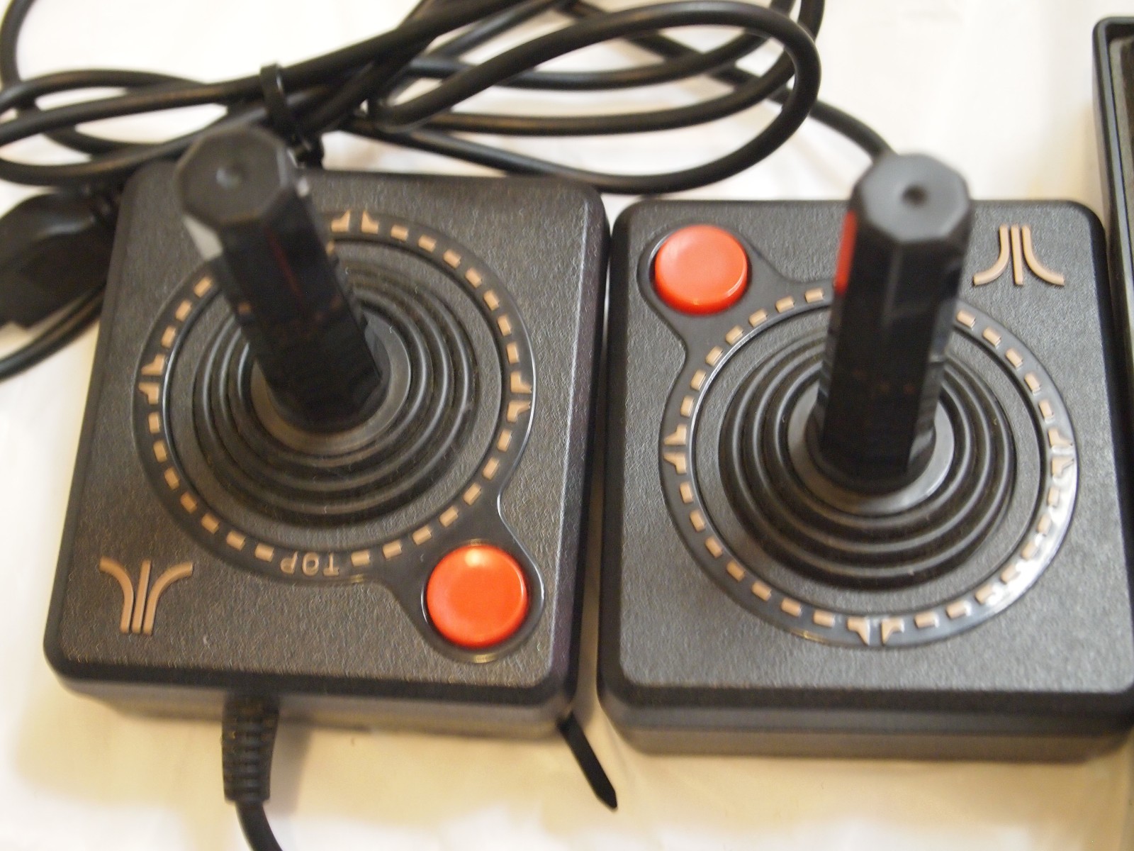 Atari Flashback 8 Video Game Console Built in Games Wired Controllers TESTED
