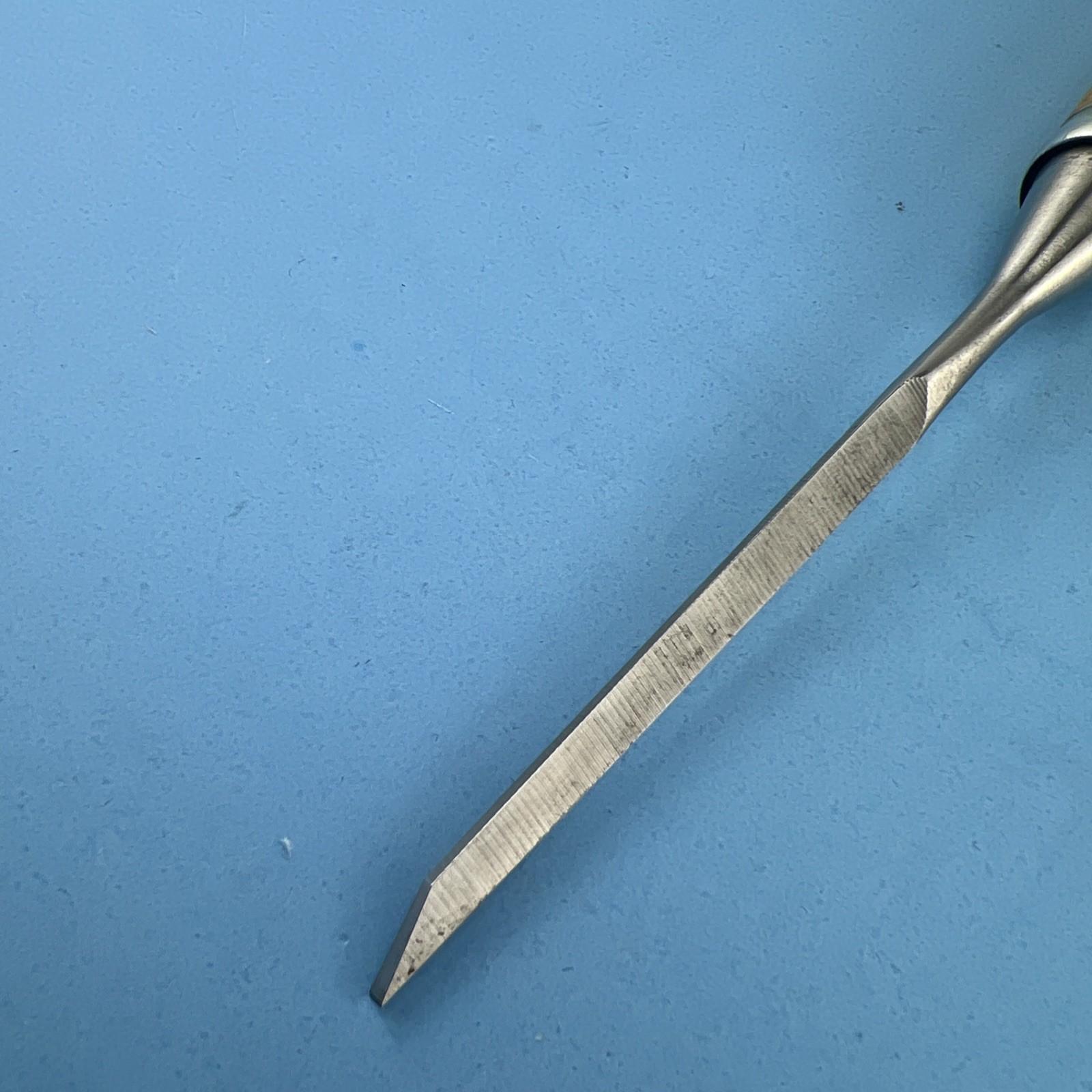 VINTAGE RARE SMALL 1/8'' WIDTH MARPLES CHISEL ,UK .