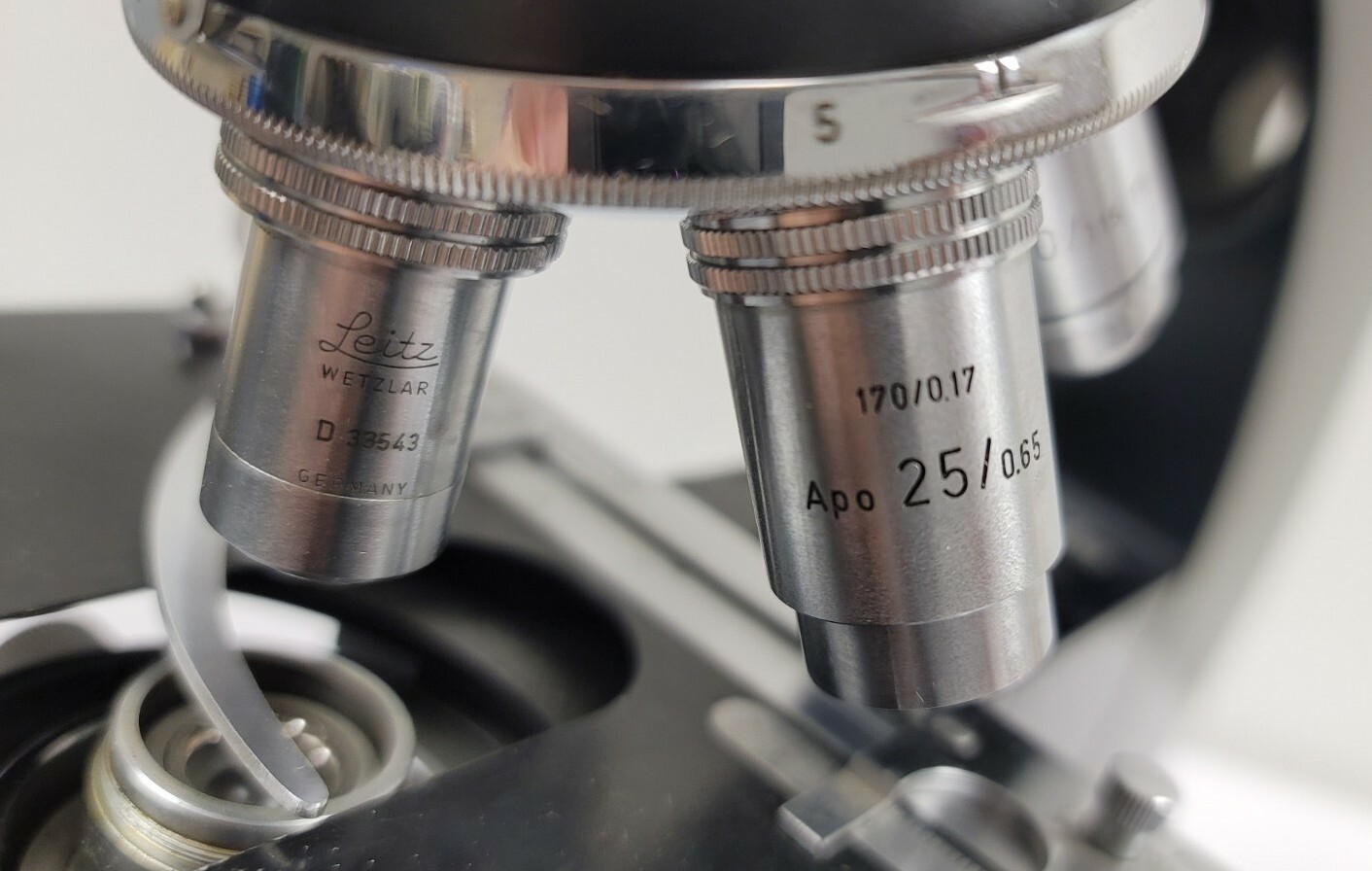 Leitz Wetzlar Ortholux Trinocular Microscope w/ Five Objectives Germany