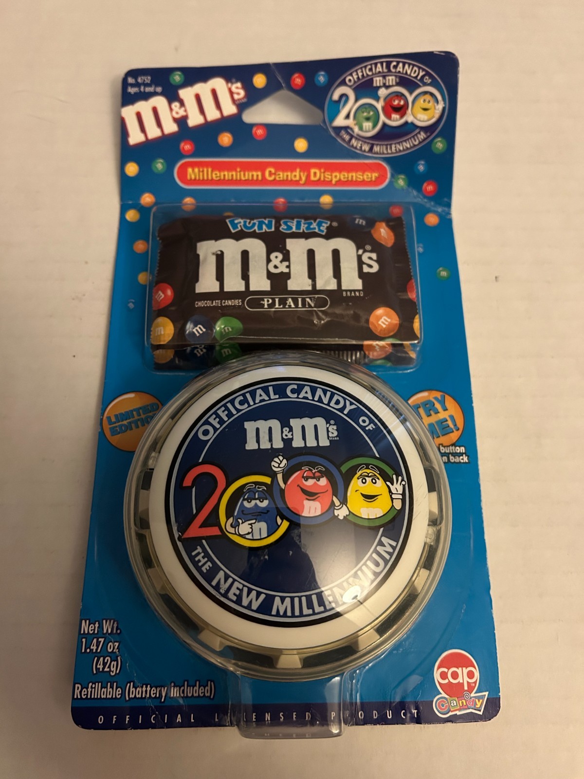 M&Ms Vintage Battery Powered Clip Millennium Candy Dispenser (New/Sealed)
