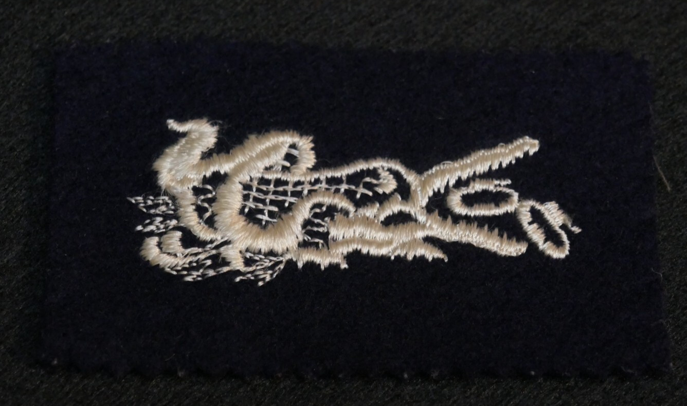 WWII USN Navy Amphibious Forces Specialty Cuff Patch "Alligator & Armor" - Rare