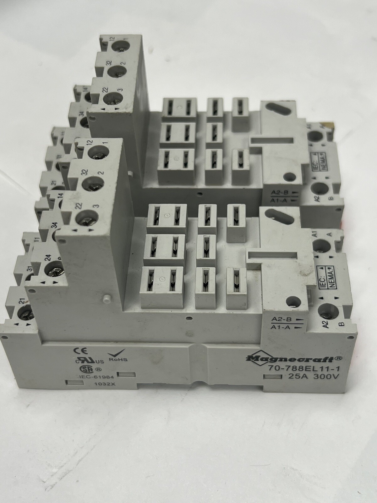 (2) MAGNECRAFT 70-788EL11-1 Relay Socket 25A DIN-Rail Socket Mounting