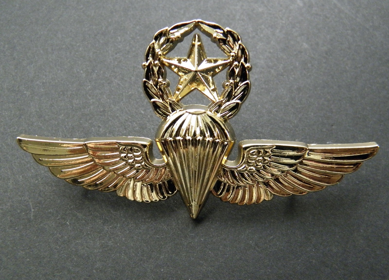 HONDURAS PAATROOPER JUMP WINGS LAPEL PIN BADGE 2.75 INCHES
