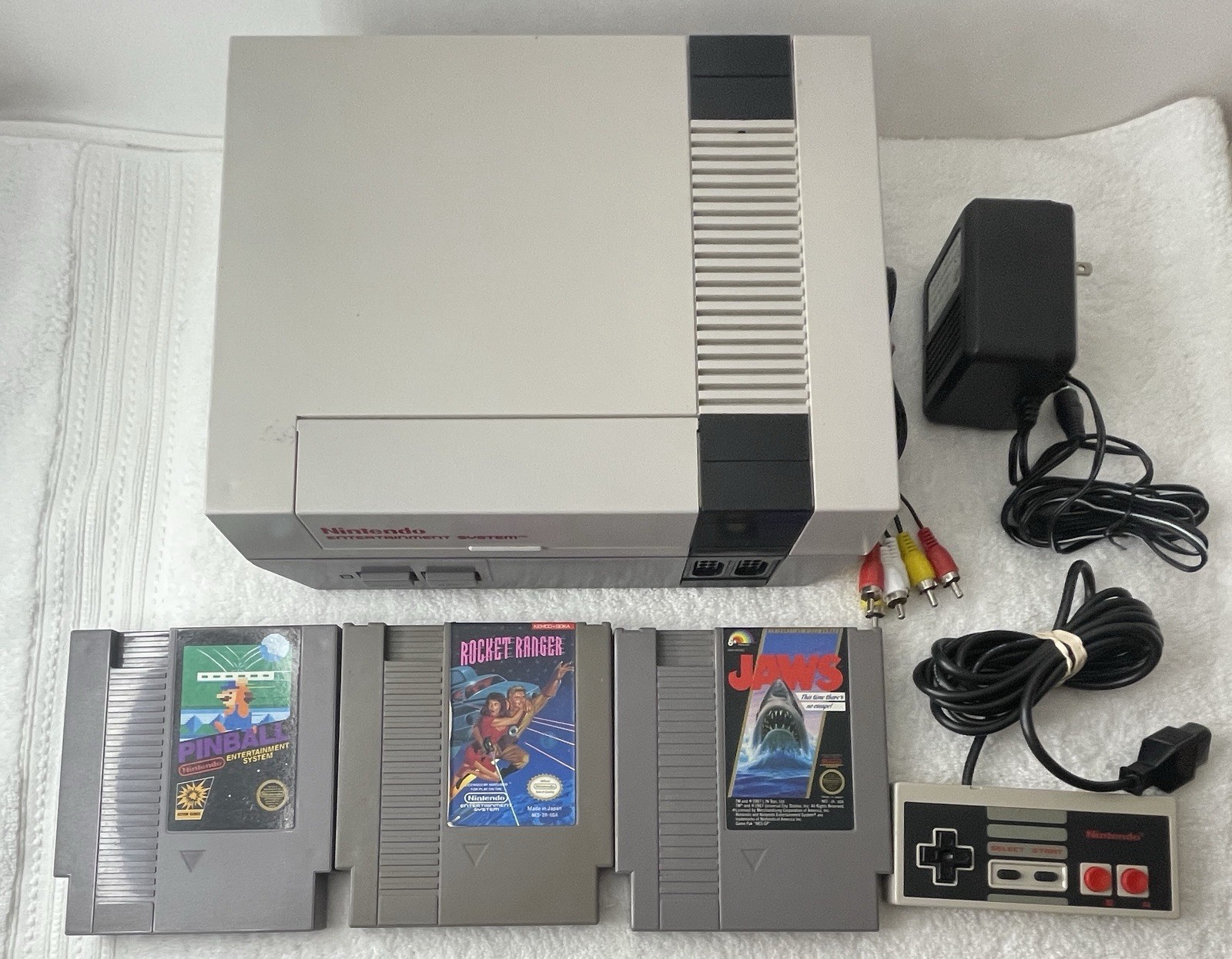 Nintendo NES 001- Console System W/3 Games Bundle Lot - Cleaned - Tested