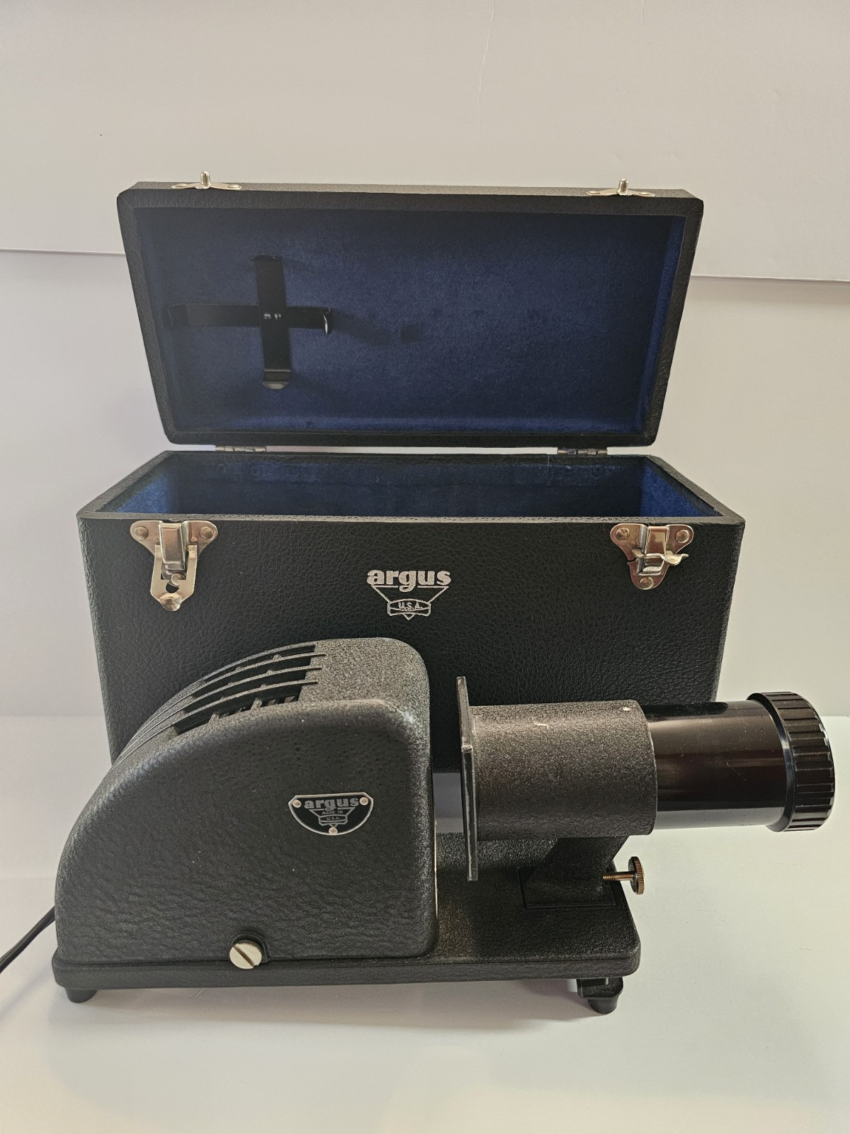 Vintage ARGUS Slide Projector W/ Case Tested Works Great