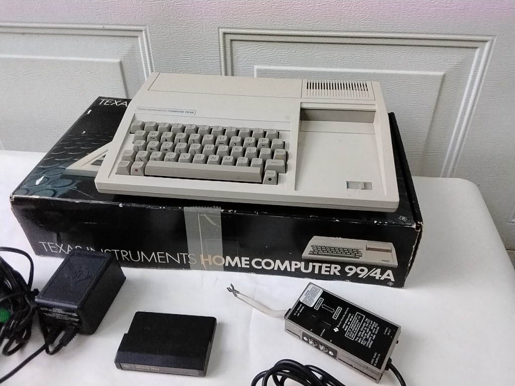 T1 – 99/4A Computer Pwr Cord Video Modulator Munch Man Video Game Untested
