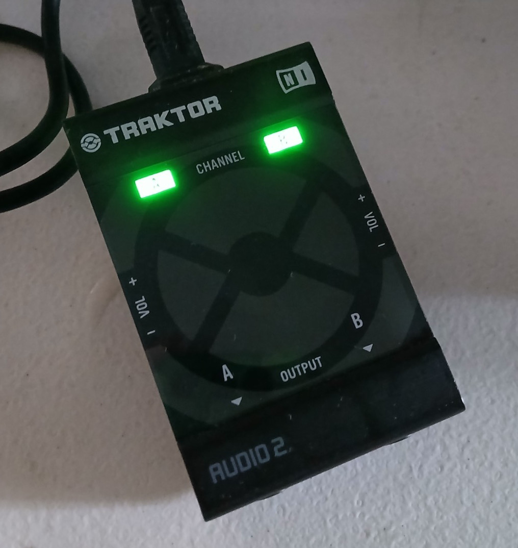 Traktor AUDIO 2 Pro DJ 2-Channel USB Audio Interface Splitter Soundcard + Cables