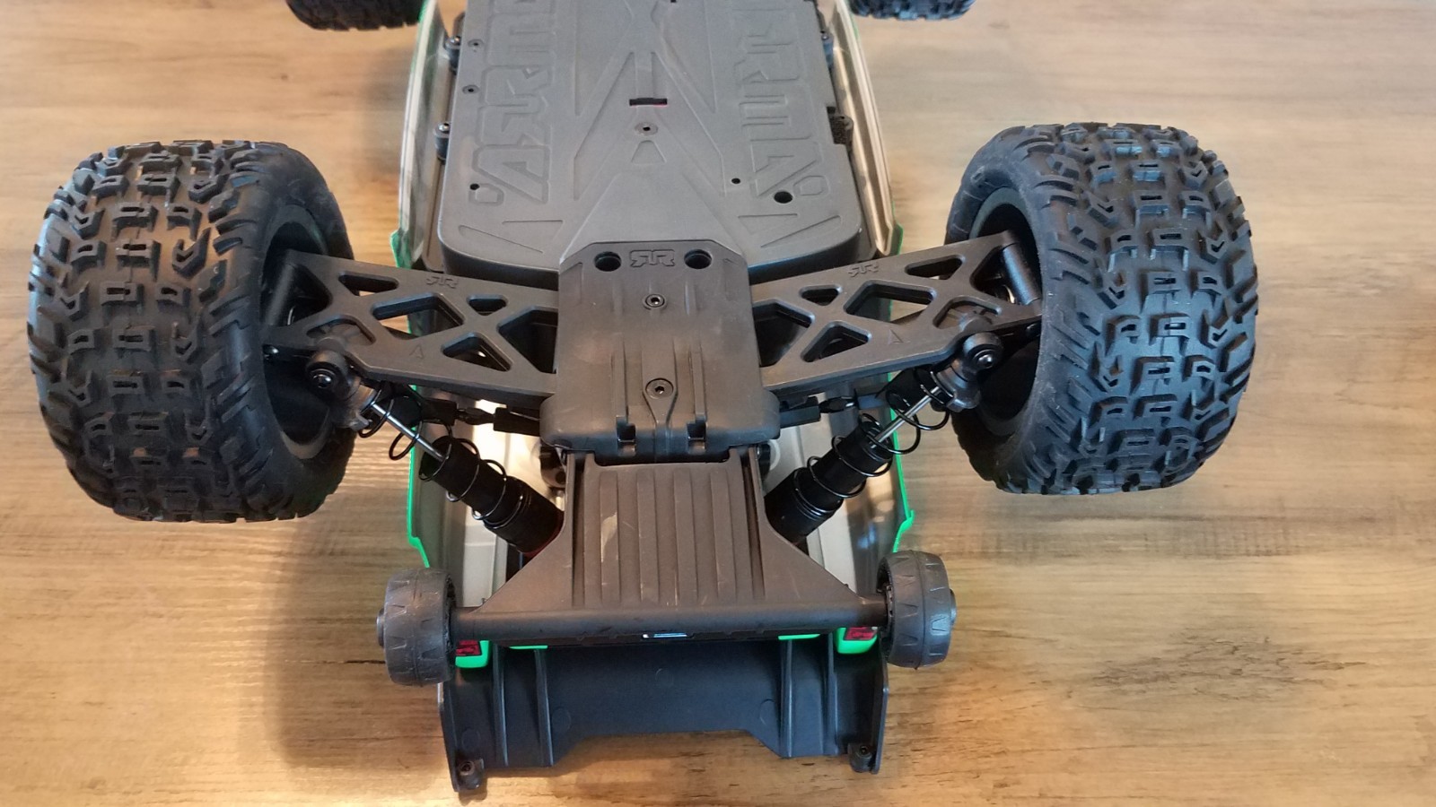 Arrma ARA4305V3T3 Vorteks 4×4 3s Blx 1:10 Scale Stadium Truck RTR Brand New