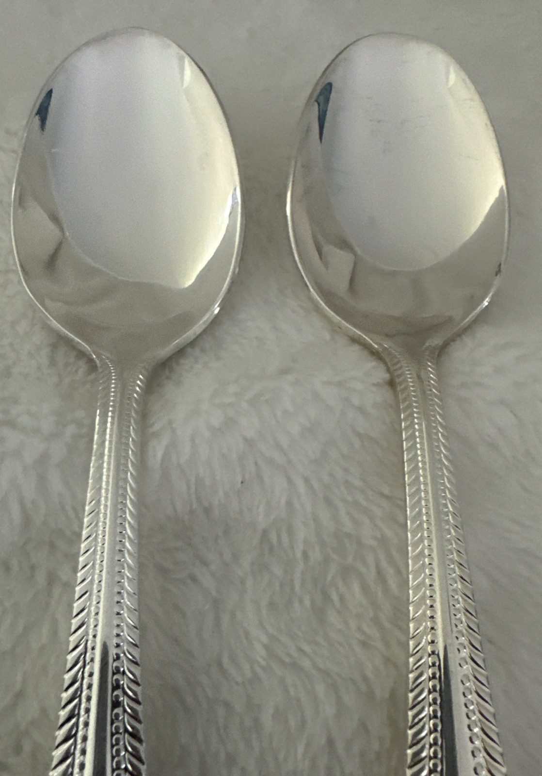 2 WALLACE Wickham Deep Silverplate Dinner Spoon Tablespoon Flatware Fan Bead 7.5