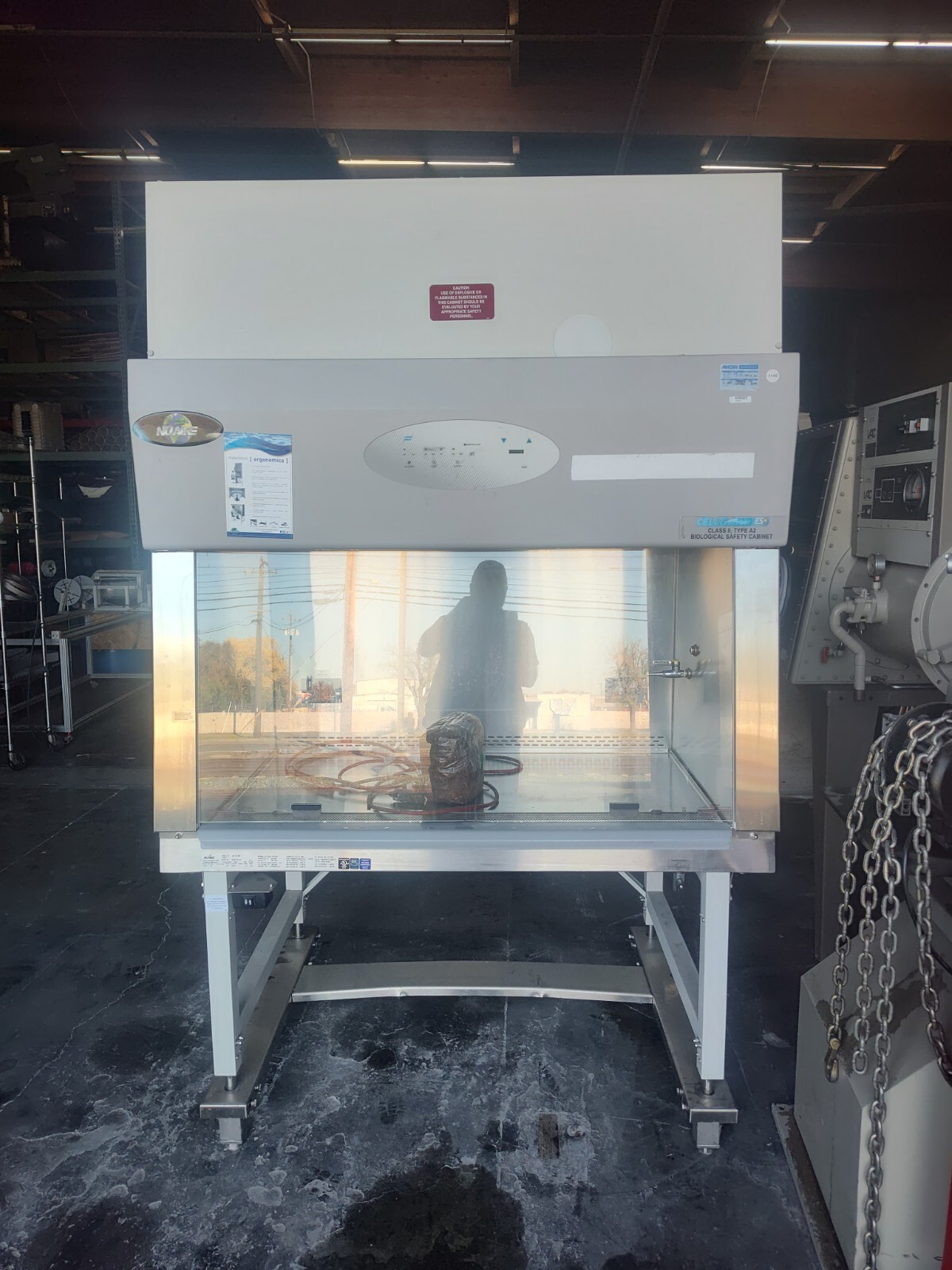Nuaire Class II TYpe A2 Hood 4 Ft