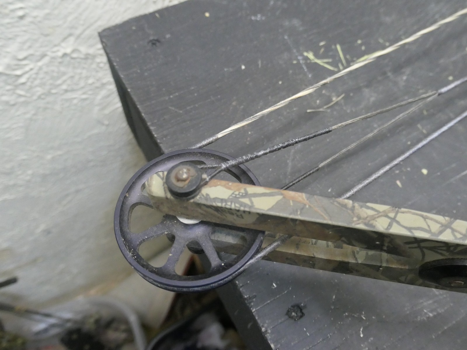 VINTAGE BUCK SABER COMPOUND BOW