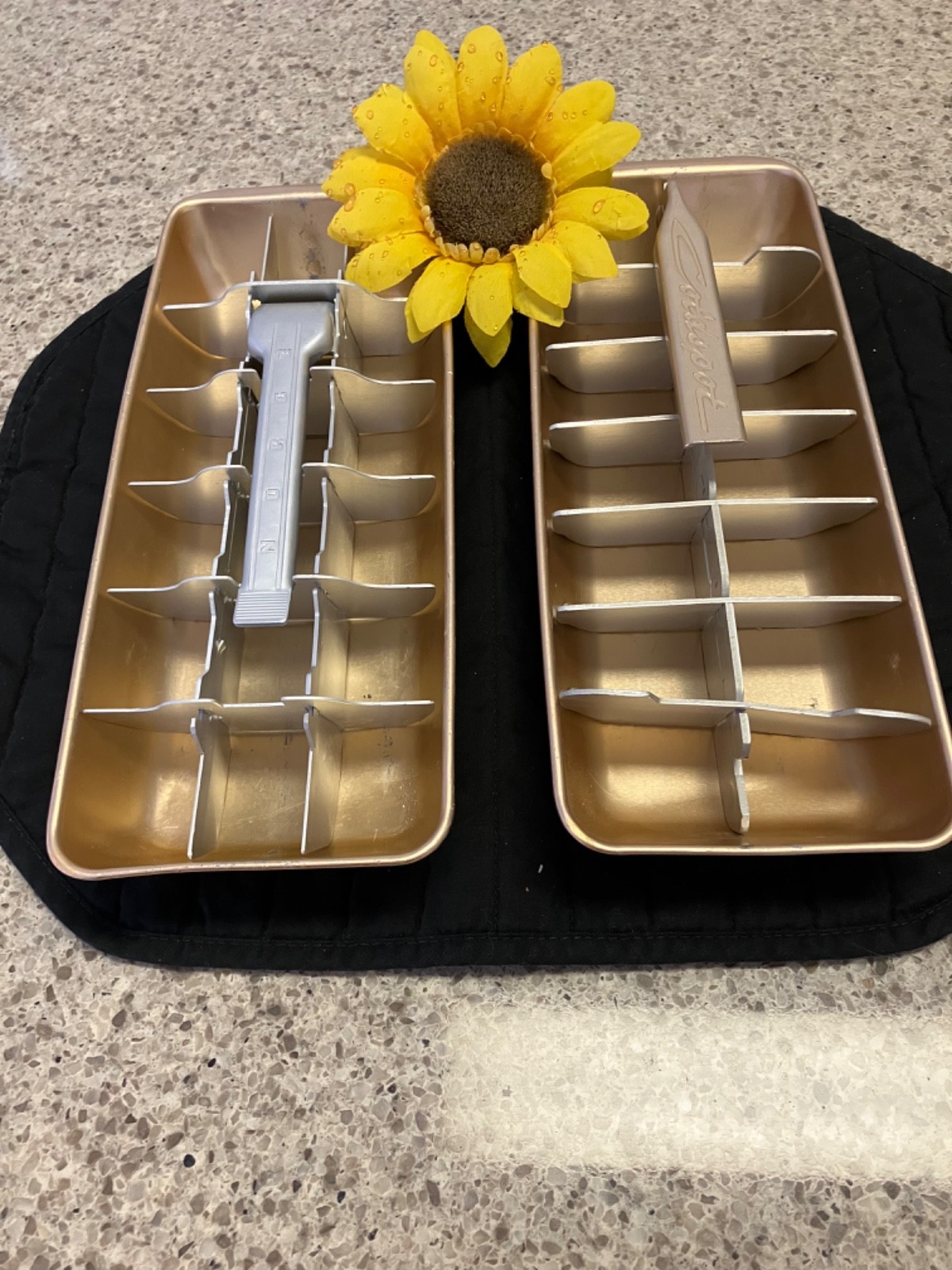 Vtg  SEARS COLDSPOT & NORGE. 18/14 Ice Cube Tray GOLD Aluminum Lift Handle Lot