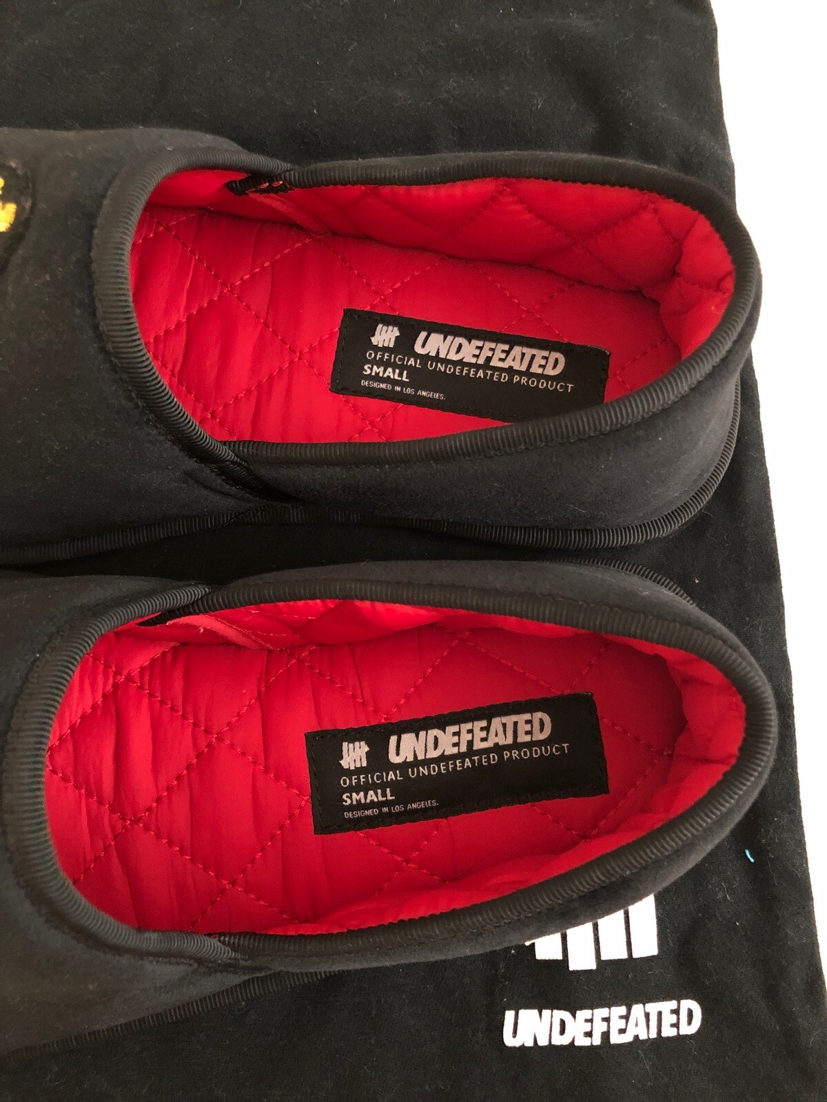 Undefeated Velvet House Slipper Black / Small