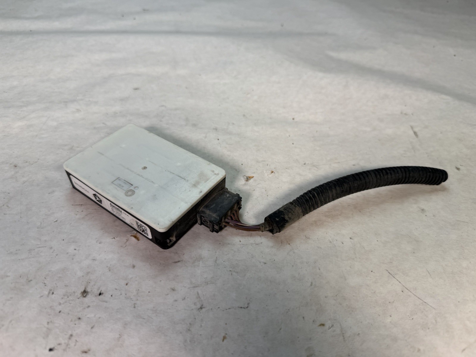 11-2013 Chrysler Jeep Dodge Blind Spot Detection Sensor Module 56038942AA OEM LH