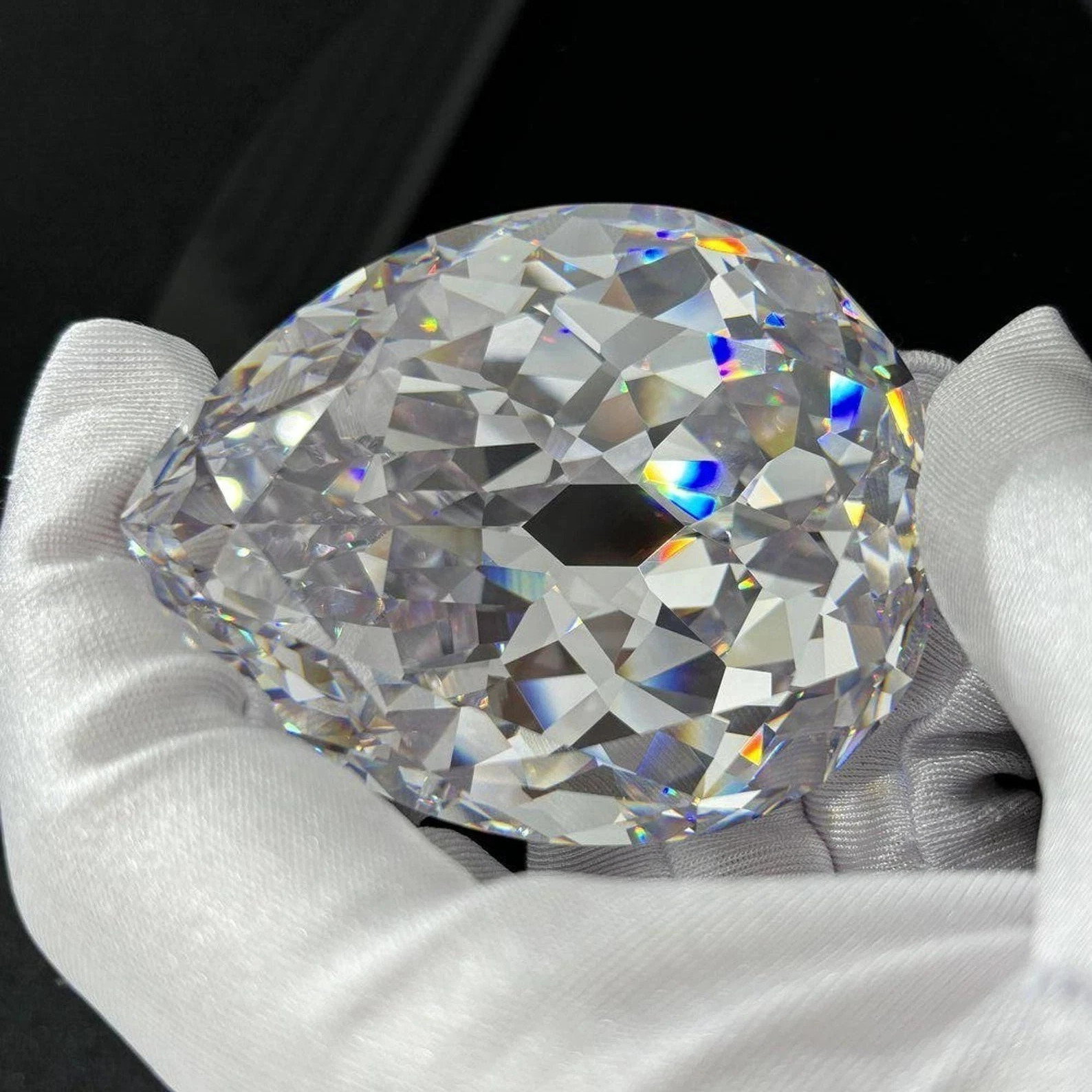 300 Ct  Natural Certified Shiny Cambodian White Zircon Pear Cut Loose Gemstone