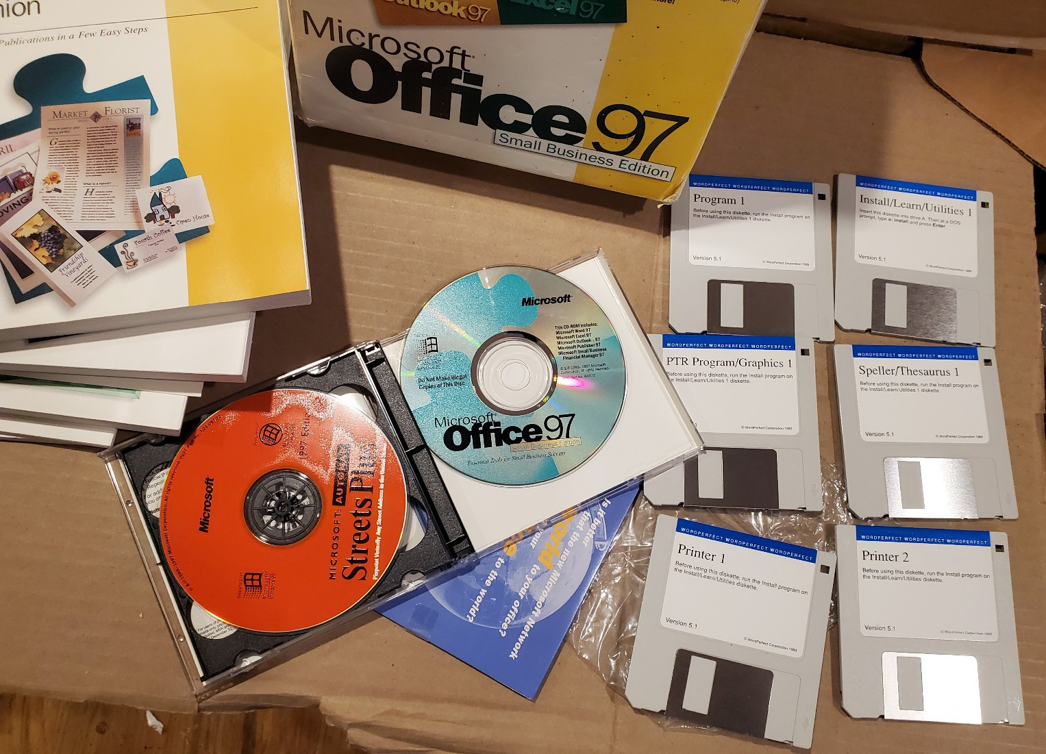 Microsoft Office 97 Small business dition Retail Package - Promotional Sample