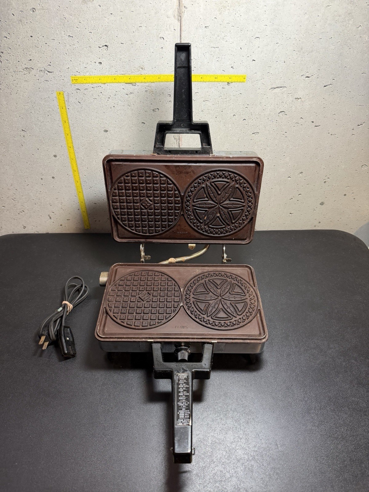VINTAGE Rival CHROME 95/1 Pizzelle Cookie Waffle Maker-Tested Works