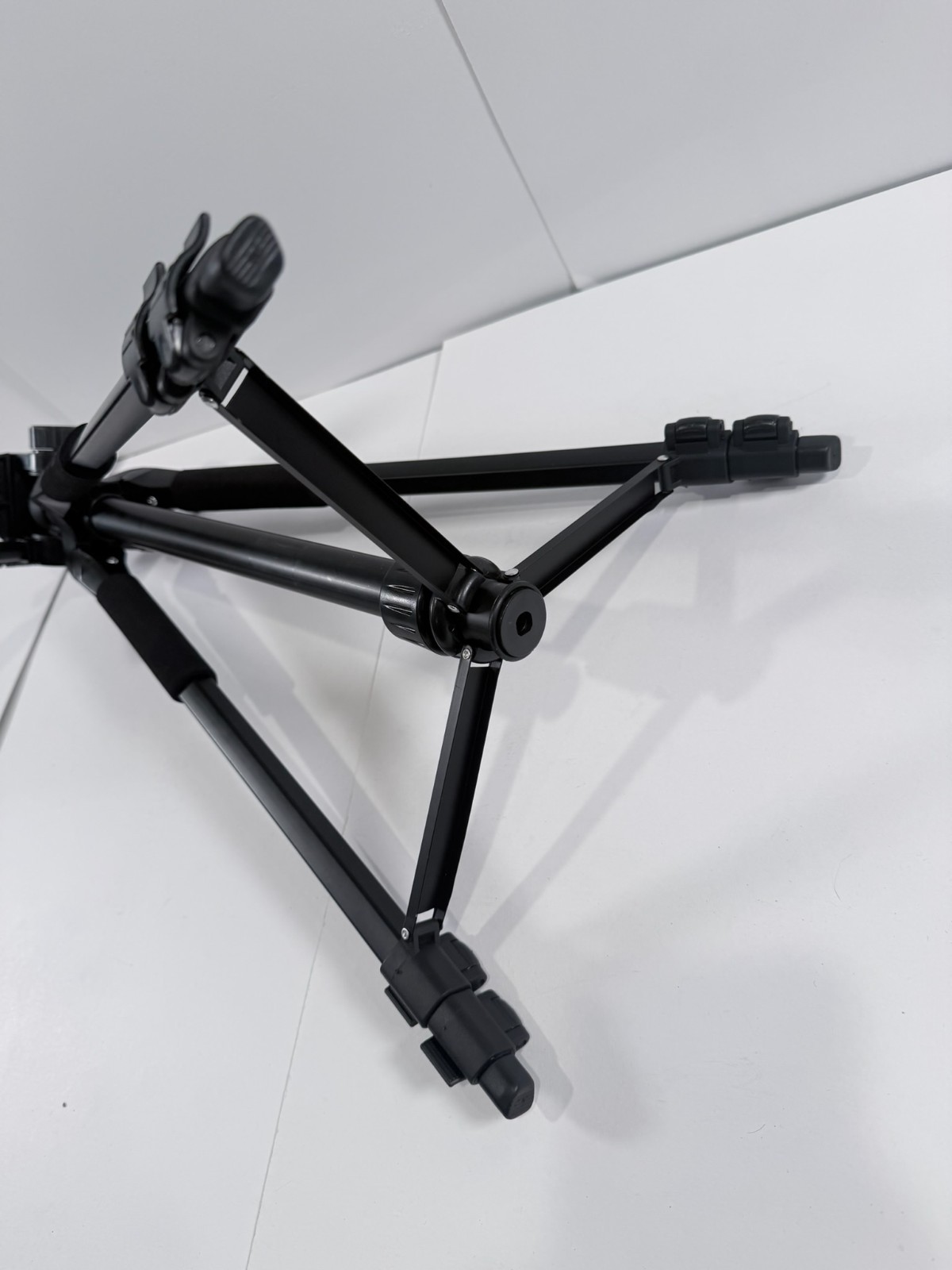 Podcast / Video Creator Studio Bundle – Tripod, Boom Arm, 5x7 Green Screen