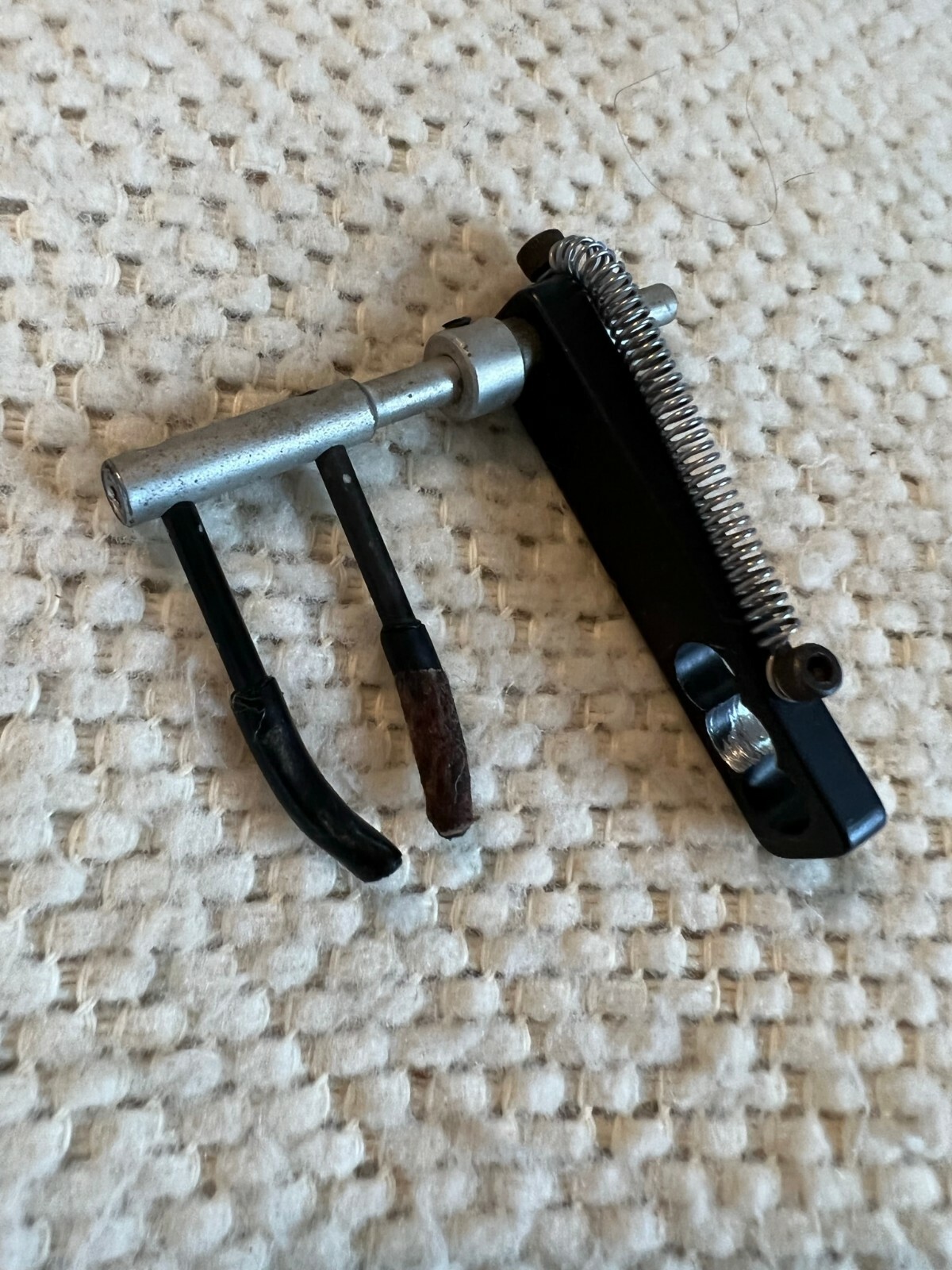 Dual Prong Flipper Rest