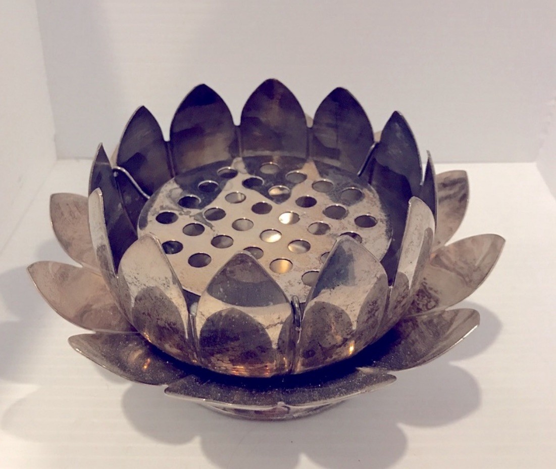 Vintage Leonard Silver plate Flower Frog Lotus Petal Floral Decorations