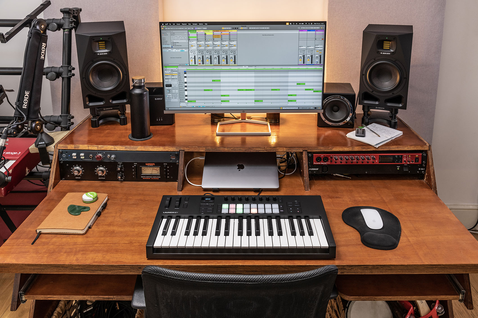 Novation LAUNCHKEY 37 MK4 37-Key USB MIDI Ableton Keyboard Controller+Microphone
