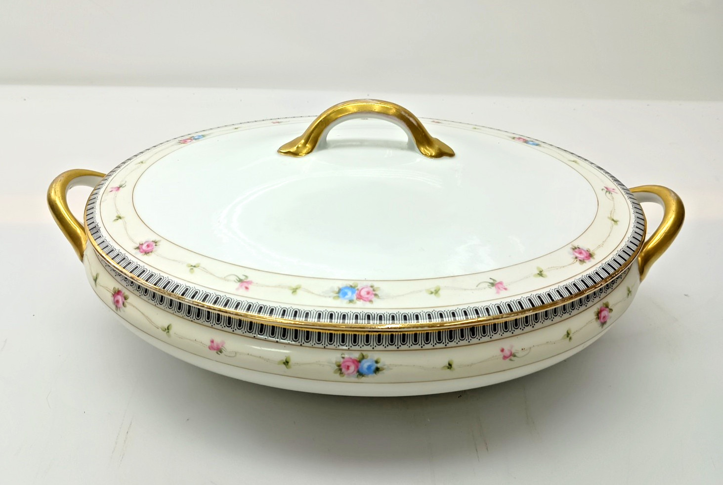Kokura Oval Covered Vegetable Casserole Fine China Serving Dish