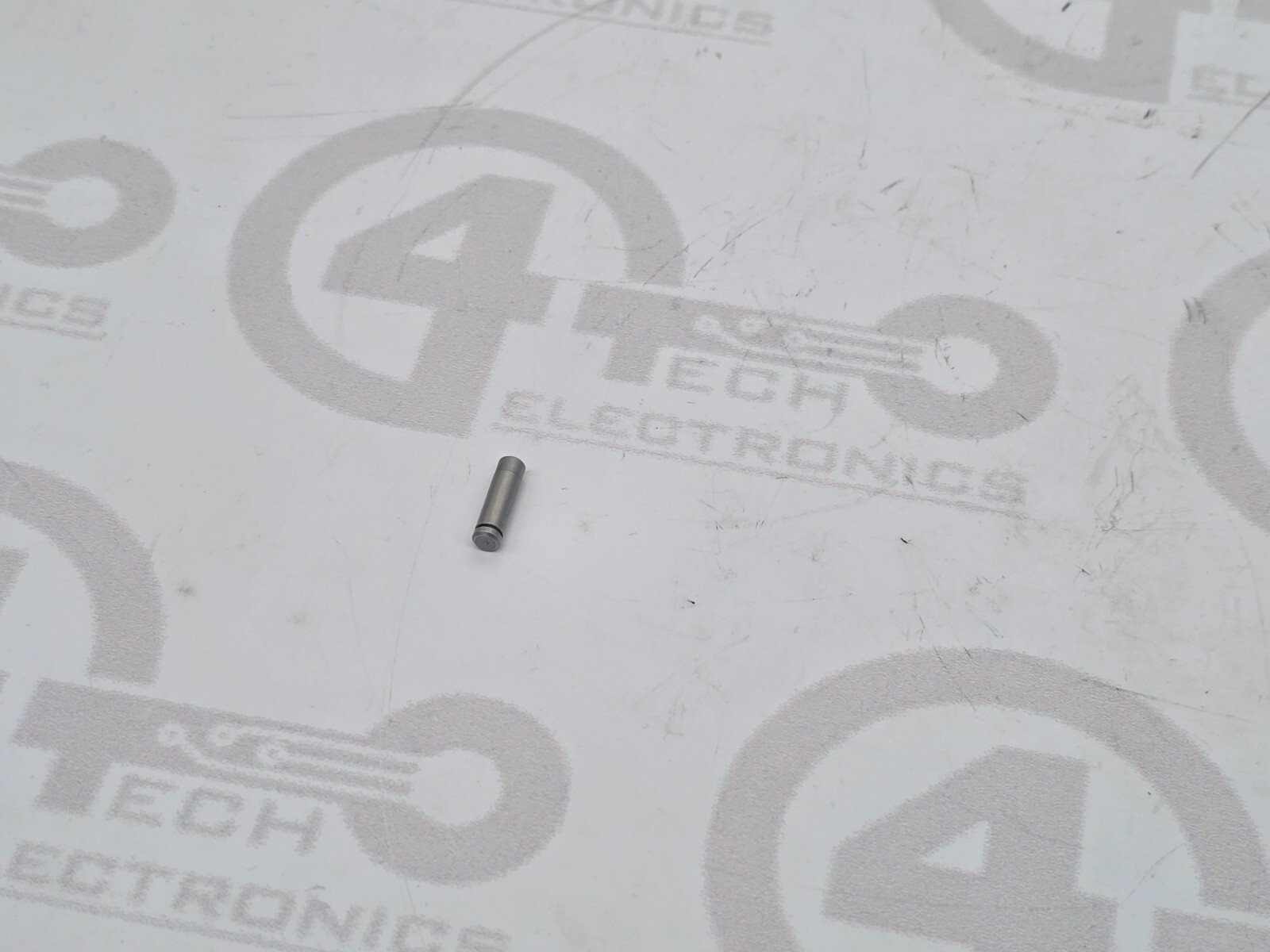 Universal Instruments Pin 40569001