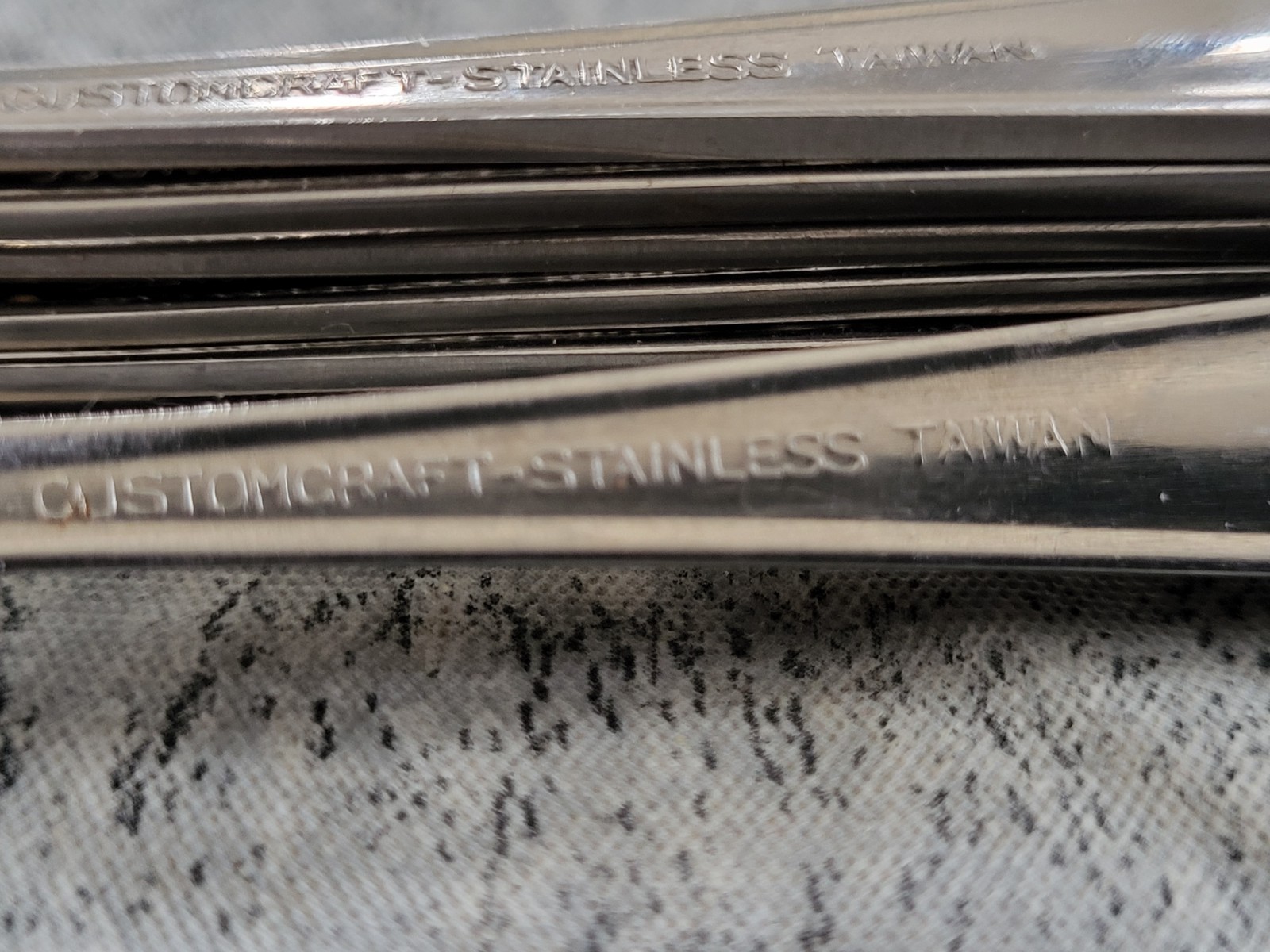 VINTAGE CUSTOMCRAFT STAINLESS FLATWARE ROSE FLORAL MCM 26 PC SET